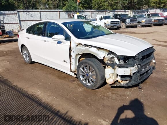 ✅ 2017 Ford Fusion Titanium • VIN: 3FA6P0SU0HR191507 • Lot: 43607830. Listed on IAAI with 205,953 mi. Free auction sales archive from the USA and detailed vehicle history report at DreamBid. Image 1.