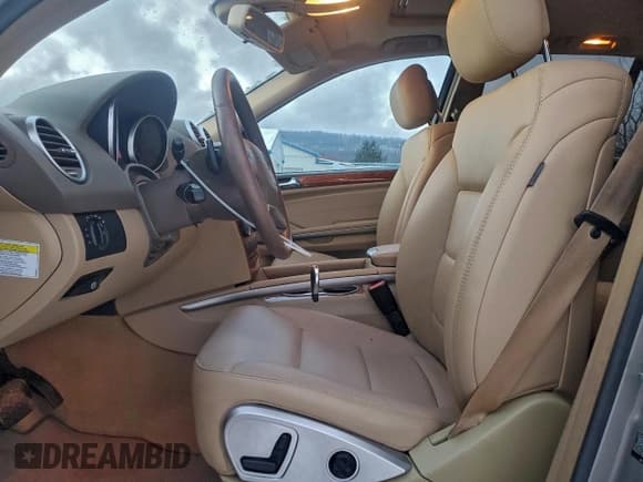 ✅ 2009 Mercedes-Benz M 350 • VIN: 4JGBB86E49A473312 • Lot: 94807685. Wystawiony na Copart z przebiegiem 191 200 mil. Bezpłatny archiwum sprzedaży aukcyjnych z USA i szczegółowy raport historii pojazdu na DreamBid. Zdjęcie 7.