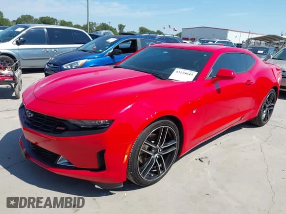 ✅ 2020 Chevrolet Camaro 2LT • VIN: 1G1FD1RS1L0114742 • Lot: 43124643. Wystawiony na IAAI z przebiegiem 45 350 mil. Bezpłatny archiwum sprzedaży aukcyjnych z USA i szczegółowy raport historii pojazdu na DreamBid. Zdjęcie 2.