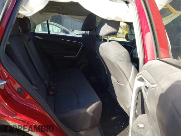 ✅ 2021 Toyota RAV4 LE • VIN: JTMF1RFV5MD072633 • Лот: 43349719. Опубликован ранее на IAAI с пробегом 79 690 миль. Бесплатный доступ к архиву аукционных продаж из США и подробный отчёт об истории автомобиля на DreamBid. Изображение 8.