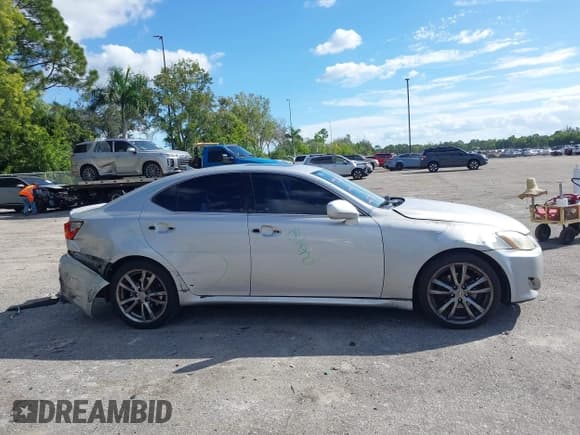 ✅ 2008 Lexus IS 250 • VIN: JTHBK262X82068456 • Lot: 43620803. Wystawiony na IAAI z przebiegiem 238 419 mil. Bezpłatny archiwum sprzedaży aukcyjnych z USA i szczegółowy raport historii pojazdu na DreamBid. Zdjęcie 14.