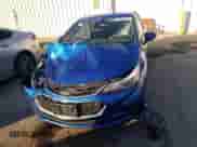 ✅ 2017 Chevrolet Cruze LT • VIN: 1G1BE5SM7H7264013 • Lot: 67482272. Wystawiony na Copart z przebiegiem 51 852 mil mil. Skorzystaj z bezpłatnego archiwum sprzedaży aukcyjnych z USA i zobacz szczegółowy raport historii pojazdu na DreamBid. Zdjęcie 5.