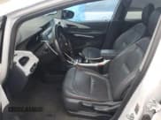 ✅ 2019 Chevrolet Bolt EV Premier • VIN: 1G1FZ6S04K4121814 • Lot: 83625894. Wystawiony na Copart z przebiegiem Nie podano. Bezpłatny archiwum sprzedaży aukcyjnych z USA i szczegółowy raport historii pojazdu na DreamBid. Zdjęcie 7.