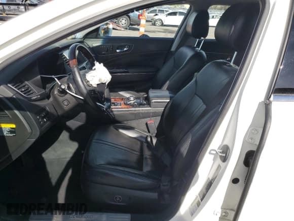 ✅ 2016 Kia K900 Luxury • VIN: KNALU4D37G6031649 • Lot: 53353885. Wystawiony na Copart z przebiegiem 87 244 mil. Bezpłatny archiwum sprzedaży aukcyjnych z USA i szczegółowy raport historii pojazdu na DreamBid. Zdjęcie 7.