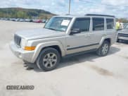 ✅ 2007 Jeep Commander Sport • VIN: 1J8HG48K57C632828 • Lot: 43207553. Wystawiony na IAAI z przebiegiem 169 988 mil. Bezpłatny archiwum sprzedaży aukcyjnych z USA i szczegółowy raport historii pojazdu na DreamBid. Zdjęcie 2.