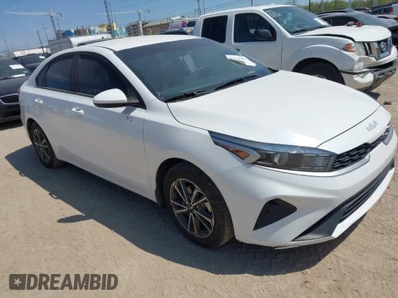 ✅ 2023 Kia Forte LXS • VIN: 3KPF24ADXPE507809 • Lot: 43314202. Wystawiony na IAAI z przebiegiem 26 818 mil. Bezpłatny archiwum sprzedaży aukcyjnych z USA i szczegółowy raport historii pojazdu na DreamBid. Zdjęcie 1.