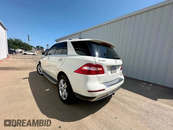 ✅ 2013 Mercedes-Benz M 350 • VIN: 4JGDA5JB2DA203916 • Lot: 61695655. Listed on Copart with 83,073 mi. Free auction sales archive from the USA and detailed vehicle history report at DreamBid. Image 3.