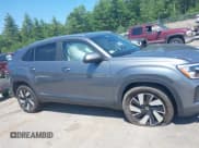 ✅ 2024 Volkswagen Atlas SE • VIN: 1V2HE2CA7RC249877 • Lot: 42614219. Wystawiony na IAAI z przebiegiem 7 108 mil. Bezpłatny archiwum sprzedaży aukcyjnych z USA i szczegółowy raport historii pojazdu na DreamBid. Zdjęcie 14.