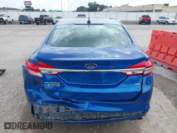 ✅ 2018 Ford Fusion SE • VIN: 3FA6P0PU2JR143229 • Лот: 42777172. Опубликован ранее на IAAI с пробегом 180 509 миль. Бесплатный доступ к архиву аукционных продаж из США и подробный отчёт об истории автомобиля на DreamBid. Изображение 16.