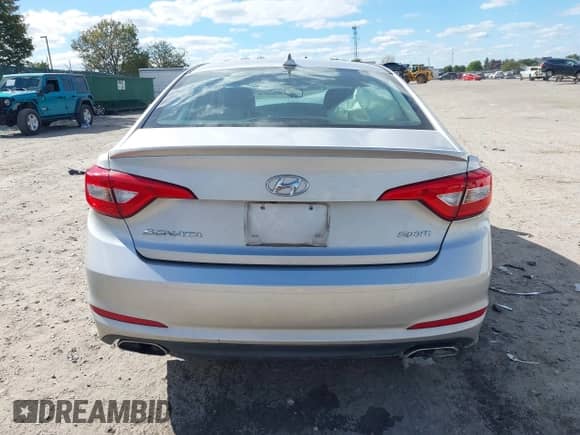 ✅ 2015 Hyundai Sonata Sport • VIN: 5NPE34AF8FH058084 • Lot: 43424662. Wystawiony na IAAI z przebiegiem Nie podano. Bezpłatny archiwum sprzedaży aukcyjnych z USA i szczegółowy raport historii pojazdu na DreamBid. Zdjęcie 15.