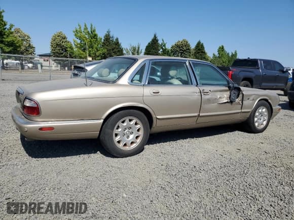 ✅ 2002 Jaguar XJ 8 • VIN: SAJDA14C92LF48724 • Лот: 63515085. Опубликован ранее на Copart с пробегом 118 769 миль. Бесплатный доступ к архиву аукционных продаж из США и подробный отчёт об истории автомобиля на DreamBid. Изображение 3.