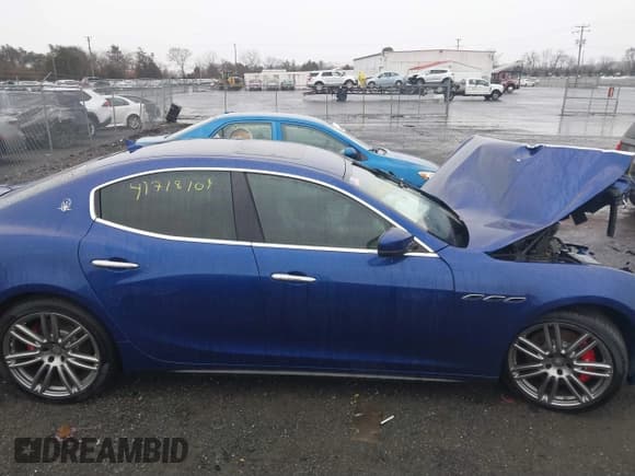 ✅ 2017 Maserati Ghibli S Q4 • VIN: ZAM57RTS5H1218603 • Lot: 41718104. Wystawiony na IAAI z przebiegiem 430 301 mil. Bezpłatny archiwum sprzedaży aukcyjnych z USA i szczegółowy raport historii pojazdu na DreamBid. Zdjęcie 13.