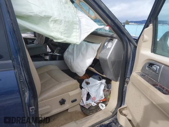 ✅ 2013 Ford Expedition XLT • VIN: 1FMJU1J54DEF18240 • Lot: 41657439. Listed on IAAI with Not provided. Free auction sales archive from the USA and detailed vehicle history report at DreamBid. Image 5.