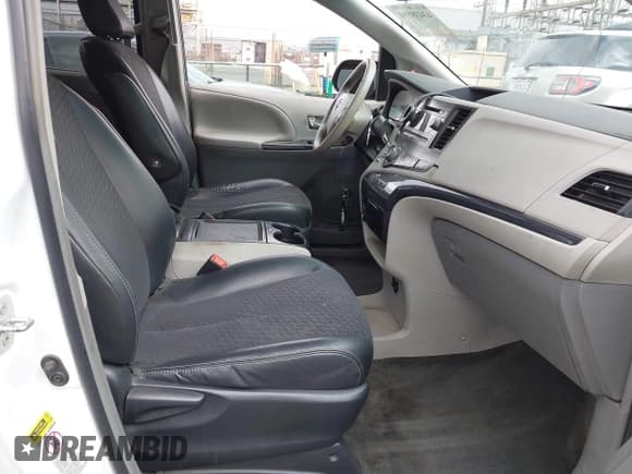 ✅ 2012 Toyota Sienna SE • VIN: 5TDXK3DC2CS179657 • Lot: 43438594. Listed on IAAI with 126,552 mi. Free auction sales archive from the USA and detailed vehicle history report at DreamBid. Image 5.