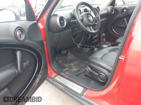 ✅ 2012 MINI Countryman • VIN: WMWZB3C55CWM06283 • Lot: 43788787. Wystawiony na IAAI z przebiegiem 180 321 mil. Bezpłatny archiwum sprzedaży aukcyjnych z USA i szczegółowy raport historii pojazdu na DreamBid. Zdjęcie 13.