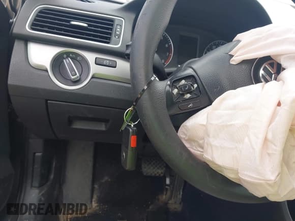 ✅ 2013 Volkswagen Passat S • VIN: 1VWAP7A35DC013006 • Lot: 42033599. Listed on IAAI with 152,453 mi. Free auction sales archive from the USA and detailed vehicle history report at DreamBid. Image 11.