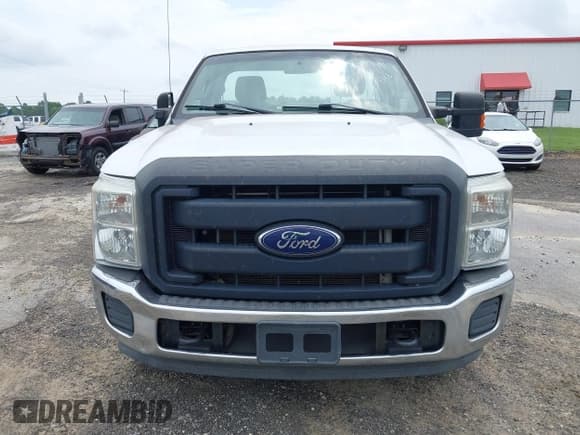 ✅ 2014 Ford F-250 XL • VIN: 1FTBF2A65EEA70612 • Lot: 42707134. Listed on IAAI with 235,156 mi. Free auction sales archive from the USA and detailed vehicle history report at DreamBid. Image 13.