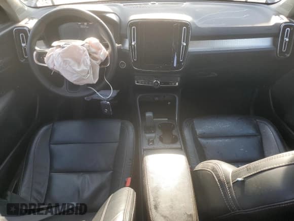 ✅ 2022 Volvo XC40 Momentum • VIN: YV4AC2HKXN2778439 • Lot: 67945745. Listed on Copart with 92,733 mi. Free auction sales archive from the USA and detailed vehicle history report at DreamBid. Image 8.