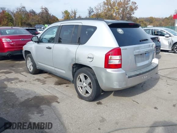 ✅ 2007 Jeep Compass Sport • VIN: 1J8FT47W47D342727 • Лот: 43601220. Опубликован ранее на IAAI с пробегом 201 621 миль. Бесплатный доступ к архиву аукционных продаж из США и подробный отчёт об истории автомобиля на DreamBid. Изображение 3.