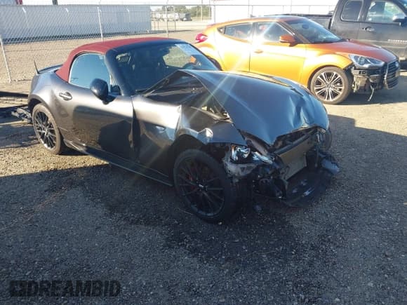 ✅ 2018 Mazda MX-5 Miata Club • VIN: JM1NDAC76J0200875 • Лот: 43574785. Опубликован ранее на IAAI с пробегом 38 323 миль. Бесплатный доступ к архиву аукционных продаж из США и подробный отчёт об истории автомобиля на DreamBid. Изображение 1.