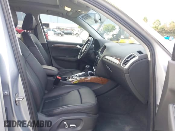 ✅ 2016 Audi Q5 Premium Plus • VIN: WA1D7AFPXGA087699 • Lot: 43774820. Wystawiony na IAAI z przebiegiem 50 820 mil. Bezpłatny archiwum sprzedaży aukcyjnych z USA i szczegółowy raport historii pojazdu na DreamBid. Zdjęcie 5.