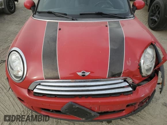 ✅ 2010 MINI Convertible • VIN: WMWMR3C56ATU97164 • Lot: 83908904. Wystawiony na Copart z przebiegiem 153 936 mil. Bezpłatny archiwum sprzedaży aukcyjnych z USA i szczegółowy raport historii pojazdu na DreamBid. Zdjęcie 11.