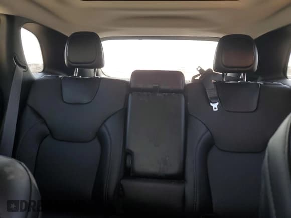 ✅ 2023 Jeep Cherokee Altitude Lux • VIN: 1C4PJMMB5PD105036 • Lot: 85085565. Listed on Copart with 34,594 mi. Free auction sales archive from the USA and detailed vehicle history report at DreamBid. Image 10.