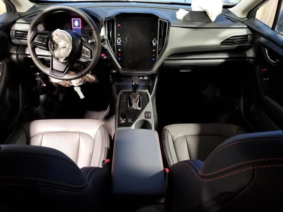 ✅ 2025 Subaru Crosstrek Limited • VIN: 4S4GUHM61S3767983 • Lot: 93373965. Wystawiony na Copart z przebiegiem 1 867 mil. Bezpłatny archiwum sprzedaży aukcyjnych z USA i szczegółowy raport historii pojazdu na DreamBid. Zdjęcie 8.