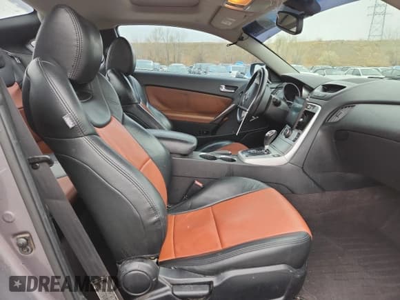 ✅ 2010 Hyundai Genesis Coupe Track • VIN: KMHHU6KH9AU021982 • Lot: 93045555. Listed on Copart with Not provided. Free auction sales archive from the USA and detailed vehicle history report at DreamBid. Image 10.