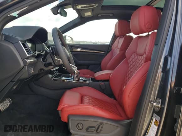 ✅ 2024 Audi SQ5 Premium Plus • VIN: WA1B4AFY0R2011267 • Lot: 66328495. Wystawiony na Copart z przebiegiem 11 945 mil. Bezpłatny archiwum sprzedaży aukcyjnych z USA i szczegółowy raport historii pojazdu na DreamBid. Zdjęcie 7.