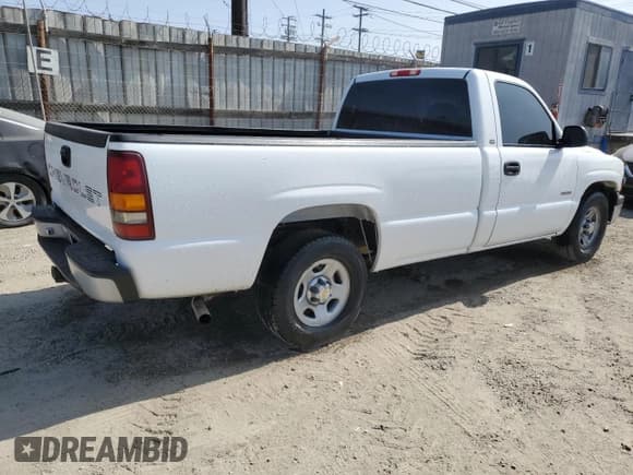 ✅ 2001 Chevrolet Silverado 1500 • VIN: 1GCEC14W91Z153443 • Лот: 75467924. Опубликован ранее на Copart с пробегом 128 654 миль. Бесплатный доступ к архиву аукционных продаж из США и подробный отчёт об истории автомобиля на DreamBid. Изображение 3.