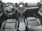 ✅ 2018 MINI Countryman Cooper S • VIN: WMZYT3C34J3E00339 • Lot: 62577165. Wystawiony na Copart z przebiegiem 88 223 mil. Bezpłatny archiwum sprzedaży aukcyjnych z USA i szczegółowy raport historii pojazdu na DreamBid. Zdjęcie 8.