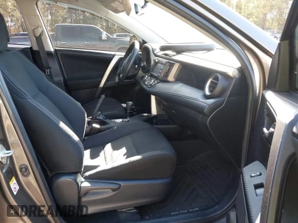 ✅ 2013 Toyota RAV4 XLE • VIN: JTMRFREV7DD009985 • Lot: 43473065. Wystawiony na IAAI z przebiegiem 104 529 mil. Bezpłatny archiwum sprzedaży aukcyjnych z USA i szczegółowy raport historii pojazdu na DreamBid. Zdjęcie 5.