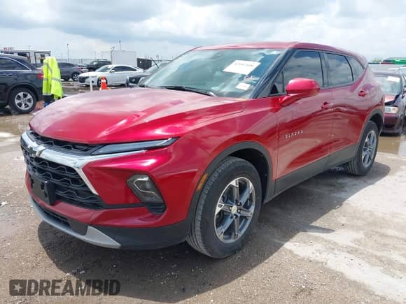 2023 Chevrolet Blazer LT z VIN 3GNKBCR43PS209835, wystawiony jako IAAI lot #42602606 z przebiegiem 23 924 mil mil oraz . Historia ofert i sprzedaży dostępna na DreamBid. Obrazek 2.
