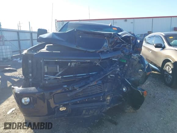 ✅ 2018 Chevrolet Silverado 2500HD LTZ • VIN: 1GC1KWEY1JF291090 • Lot: 43585181. Wystawiony na IAAI z przebiegiem 127 770 mil. Bezpłatny archiwum sprzedaży aukcyjnych z USA i szczegółowy raport historii pojazdu na DreamBid. Zdjęcie 11.