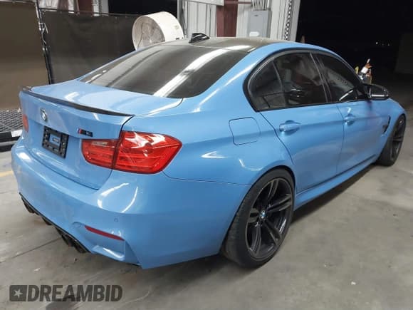✅ 2015 BMW M3 • VIN: WBS3C9C5XFP803102 • Lot: 41616127. Wystawiony na IAAI z przebiegiem 44 538 mil. Bezpłatny archiwum sprzedaży aukcyjnych z USA i szczegółowy raport historii pojazdu na DreamBid. Zdjęcie 4.