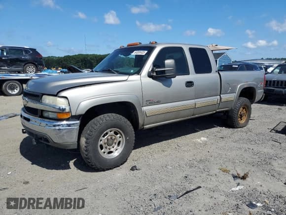 ✅ 2002 Chevrolet Silverado 2500HD LS • VIN: 1GCHK291X2E189279 • Lot: 64008405. Wystawiony na Copart z przebiegiem Nie podano. Bezpłatny archiwum sprzedaży aukcyjnych z USA i szczegółowy raport historii pojazdu na DreamBid. Zdjęcie 1.