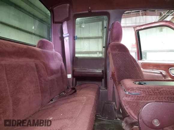 ✅ 1996 Chevrolet Silverado 1500 • VIN: 1GCEK19RXTE243135 • Lot: 89702295. Wystawiony na Copart z przebiegiem 202 839 mil. Bezpłatny archiwum sprzedaży aukcyjnych z USA i szczegółowy raport historii pojazdu na DreamBid. Zdjęcie 10.