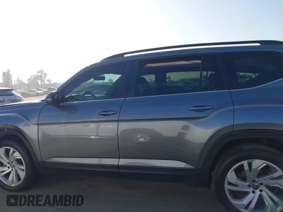 ✅ 2021 Volkswagen Atlas SE • VIN: 1V2WR2CA2MC550979 • Лот: 43599873. Опубликован ранее на IAAI с пробегом 100 160 миль. Бесплатный доступ к архиву аукционных продаж из США и подробный отчёт об истории автомобиля на DreamBid. Изображение 13.