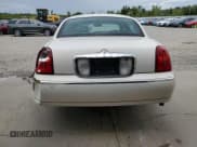 ✅ 1998 Lincoln Town Car Signature • VIN: 1LNFM82W1WY723330 • Lot: 70210235. Listed on Copart with 87,103 mi. Free auction sales archive from the USA and detailed vehicle history report at DreamBid. Image 6.