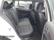 ✅ 2017 Volkswagen Golf S • VIN: 3VWH17AU3HM519785 • Lot: 43313860. Wystawiony na IAAI z przebiegiem 161 828 mil. Bezpłatny archiwum sprzedaży aukcyjnych z USA i szczegółowy raport historii pojazdu na DreamBid. Zdjęcie 8.