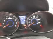 ✅ 2015 Hyundai Veloster • VIN: KMHTC6AD1FU236632 • Lot: 70816432. Wystawiony na Copart z przebiegiem 208 005 mil. Bezpłatny archiwum sprzedaży aukcyjnych z USA i szczegółowy raport historii pojazdu na DreamBid. Zdjęcie 9.