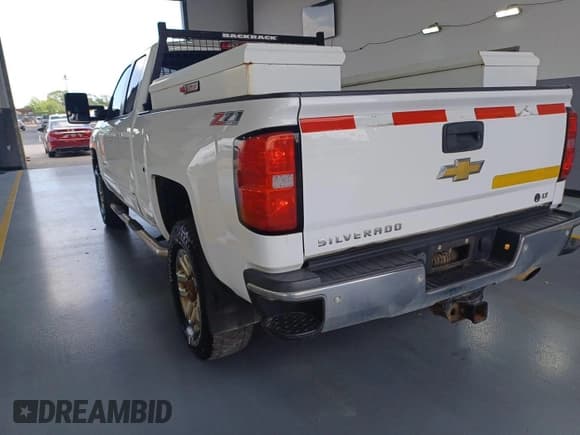 ✅ 2015 Chevrolet Silverado 2500HD LT • VIN: 1GC2KVEG7FZ505043 • Lot: 42677717. Wystawiony na IAAI z przebiegiem 157 272 mil. Bezpłatny archiwum sprzedaży aukcyjnych z USA i szczegółowy raport historii pojazdu na DreamBid. Zdjęcie 1.