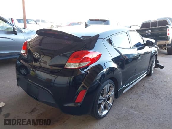 ✅ 2013 Hyundai Veloster w/Black Int • VIN: KMHTC6AD5DU142833 • Лот: 43270620. Опубликован ранее на IAAI с пробегом Не указан. Бесплатный доступ к архиву аукционных продаж из США и подробный отчёт об истории автомобиля на DreamBid. Изображение 4.