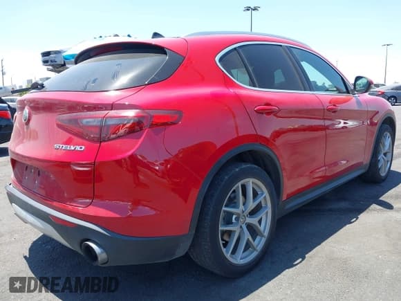 ✅ 2018 Alfa Romeo Stelvio • VIN: ZASFAKAN3J7B97503 • Лот: 42658949. Опубликован ранее на IAAI с пробегом 35 384 миль. Бесплатный доступ к архиву аукционных продаж из США и подробный отчёт об истории автомобиля на DreamBid. Изображение 4.
