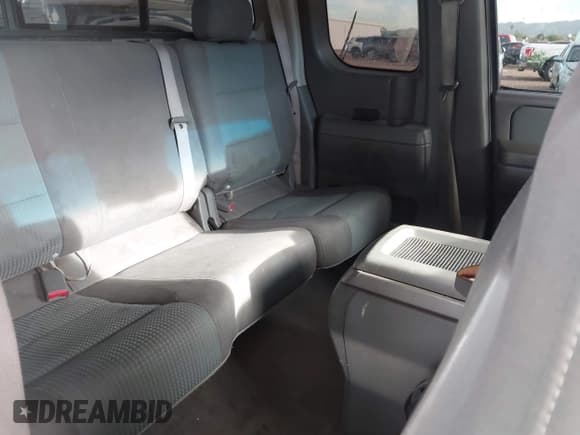 ✅ 2005 Nissan Titan SE • VIN: 1N6AA06A25N573006 • Lot: 43753269. Listed on IAAI with 268,794 mi. Free auction sales archive from the USA and detailed vehicle history report at DreamBid. Image 8.