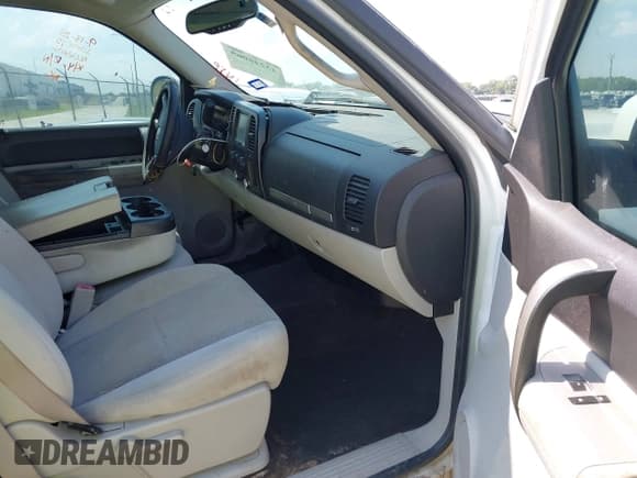 ✅ 2008 Chevrolet Silverado 1500 1LT • VIN: 1GCEC19J48Z227908 • Lot: 43246065. Listed on IAAI with 208,058 mi. Free auction sales archive from the USA and detailed vehicle history report at DreamBid. Image 5.