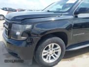 ✅ 2020 Chevrolet Suburban LT • VIN: 1GNSCHKC3LR140055 • Lot: 42733528. Wystawiony na IAAI z przebiegiem 129 872 mil. Bezpłatny archiwum sprzedaży aukcyjnych z USA i szczegółowy raport historii pojazdu na DreamBid. Zdjęcie 6.