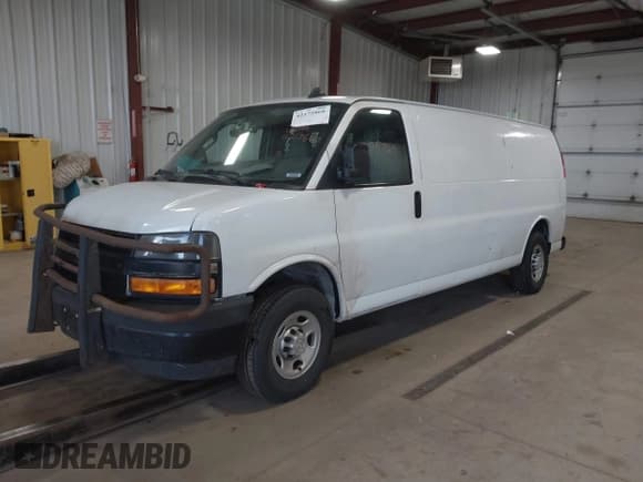 ✅ 2019 Chevrolet Express Cargo • VIN: 1GCWGBFP0K1354958 • Лот: 42175860. Опубликован ранее на IAAI с пробегом 273 313 миль. Бесплатный доступ к архиву аукционных продаж из США и подробный отчёт об истории автомобиля на DreamBid. Изображение 16.