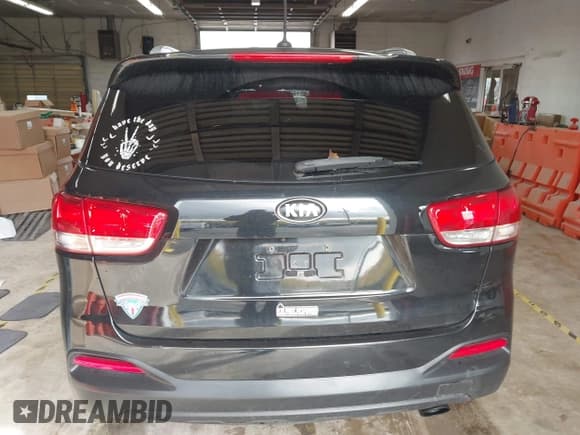 ✅ 2017 Kia Sorento LX • VIN: 5XYPGDA32HG215217 • Лот: 43582807. Опубликован ранее на IAAI с пробегом 153 497 миль. Бесплатный доступ к архиву аукционных продаж из США и подробный отчёт об истории автомобиля на DreamBid. Изображение 16.